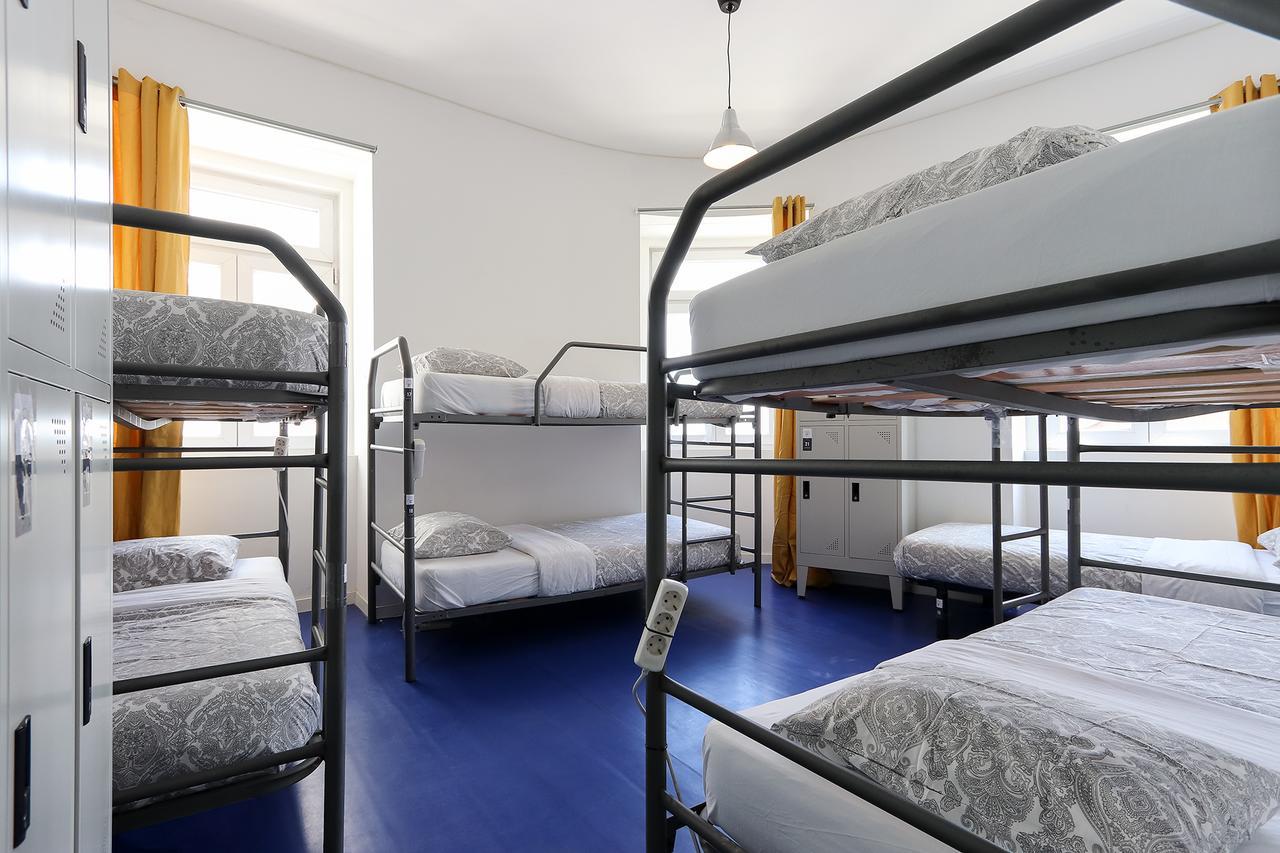Kab+1 Hostel Lisbon Bagian luar foto