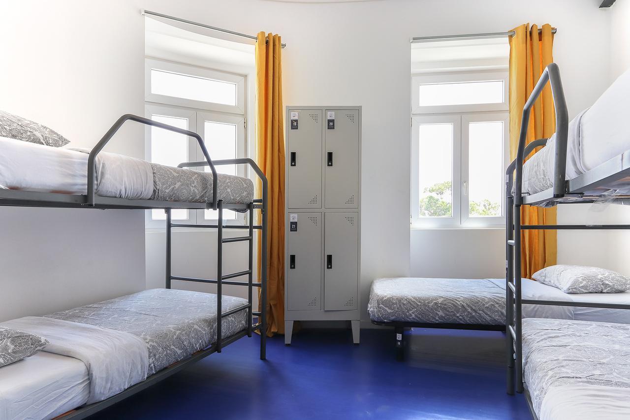 Kab+1 Hostel Lisbon Bagian luar foto