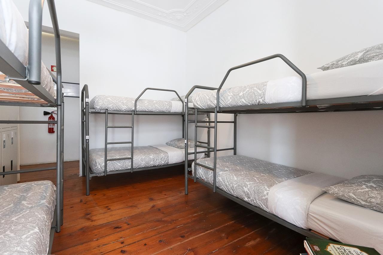 Kab+1 Hostel Lisbon Bagian luar foto